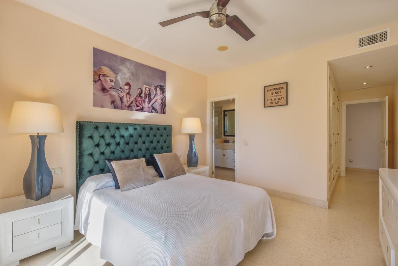 Capanes Del Golf Luxury Apartment Benahavis Exterior photo