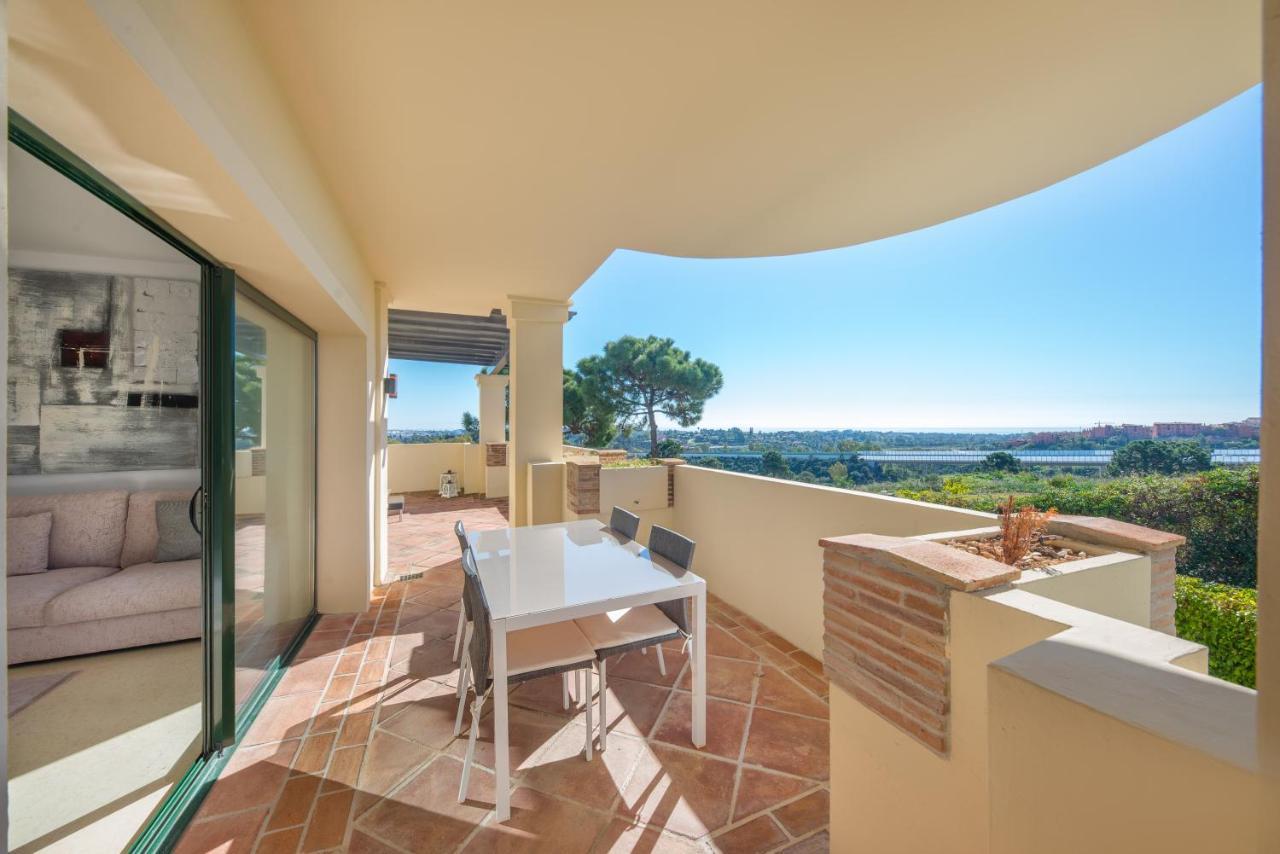 Capanes Del Golf Luxury Apartment Benahavis Exterior photo