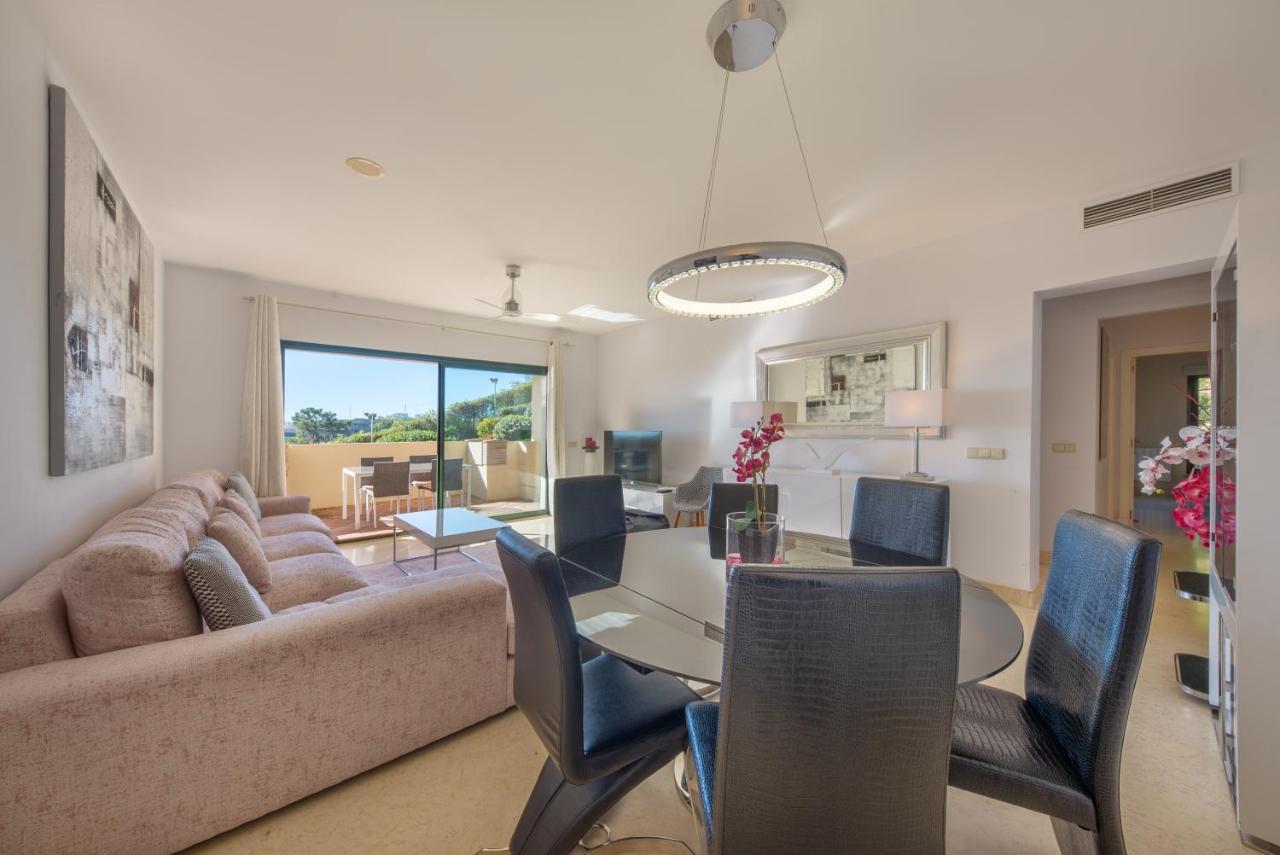 Capanes Del Golf Luxury Apartment Benahavis Exterior photo