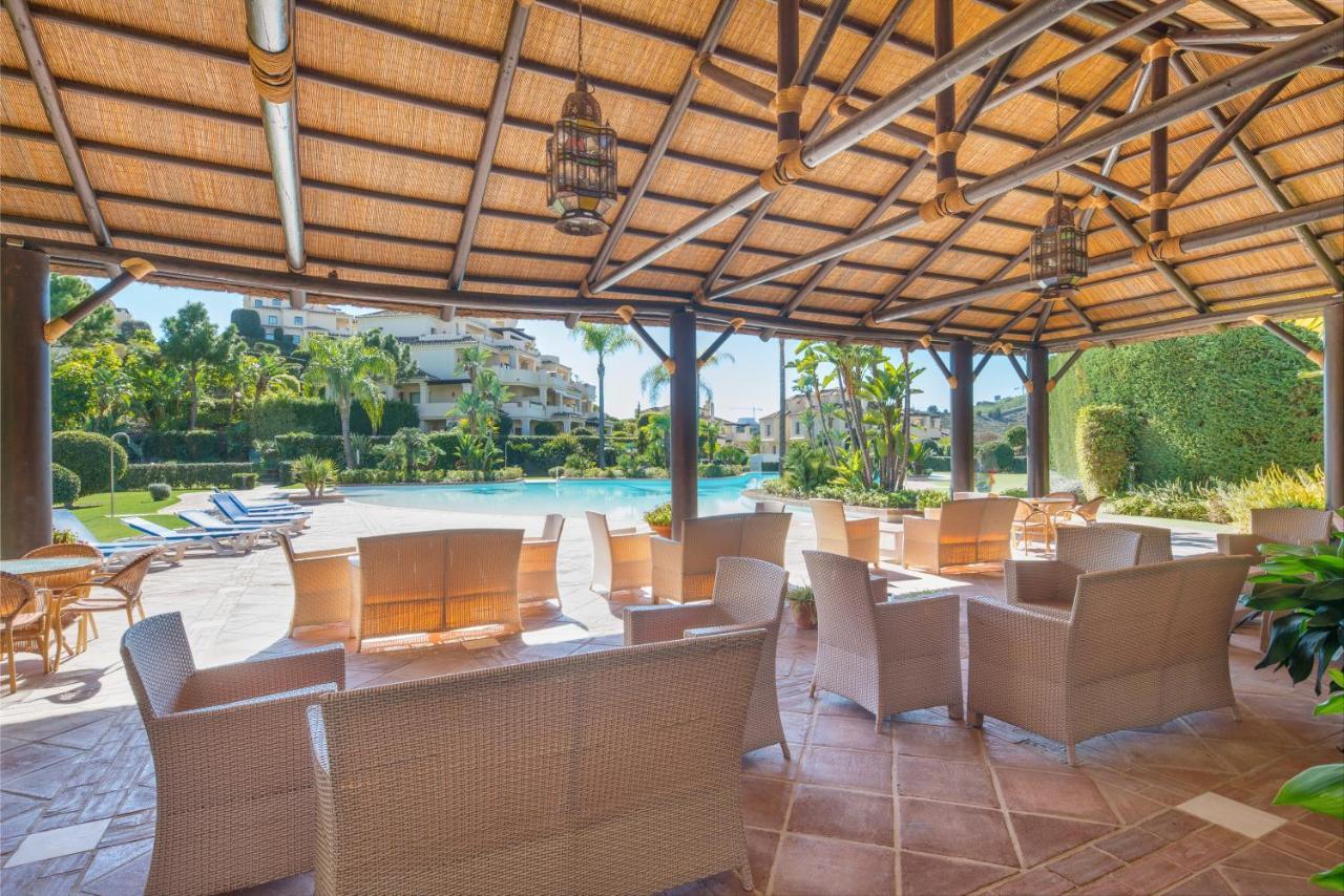Capanes Del Golf Luxury Apartment Benahavis Exterior photo
