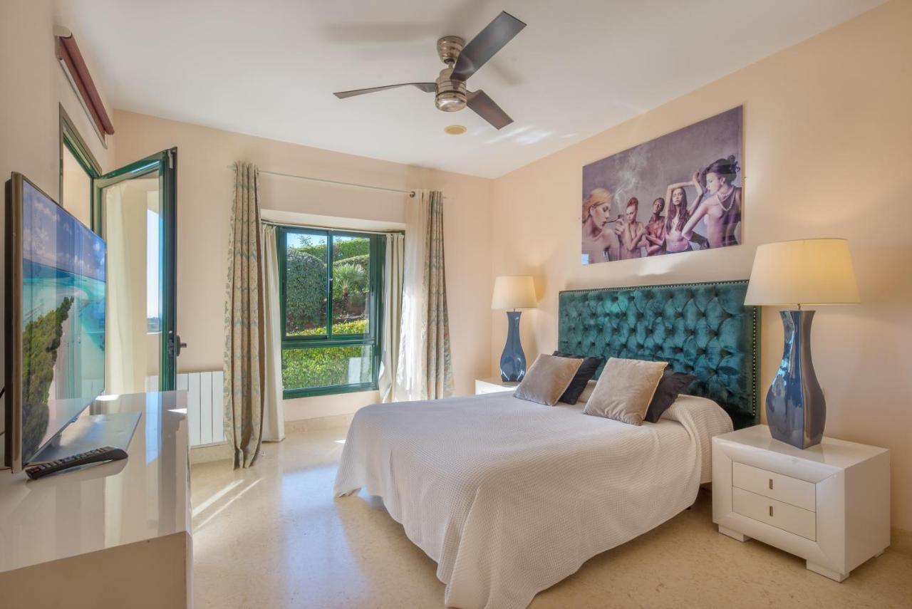 Capanes Del Golf Luxury Apartment Benahavis Exterior photo