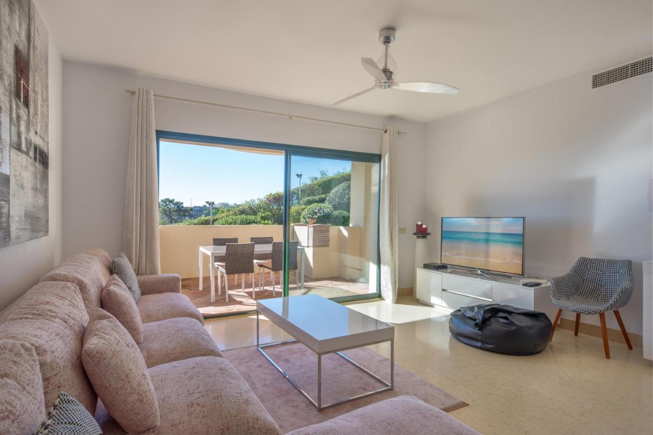 Capanes Del Golf Luxury Apartment Benahavis Exterior photo