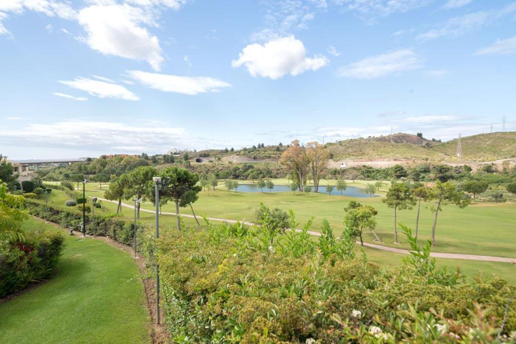 Capanes Del Golf Luxury Apartment Benahavis Exterior photo